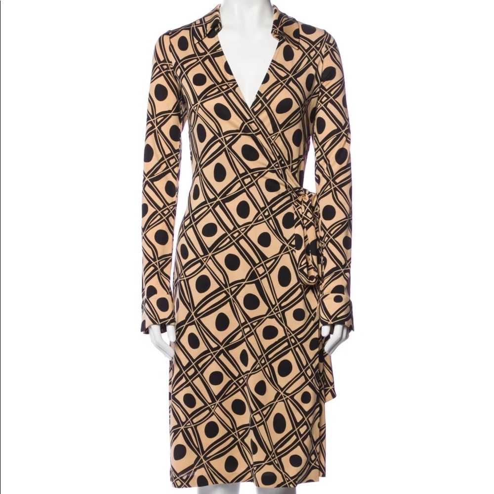 Diane VonFurstenberg Jeanne Crop Circles Camel Wrap Dress Size 12